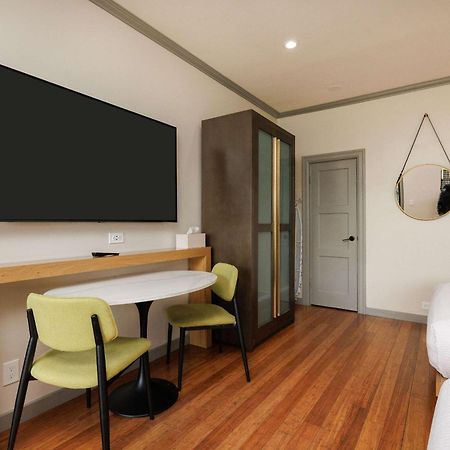 Inn Marin And Suites, Ascend Hotel Collection ナヴァト エクステリア 写真