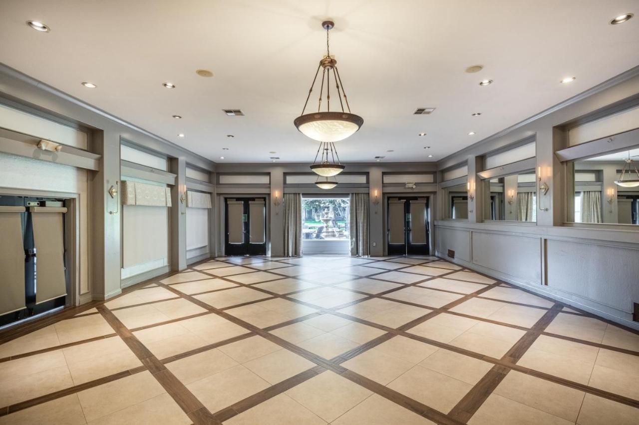 Inn Marin And Suites, Ascend Hotel Collection ナヴァト エクステリア 写真