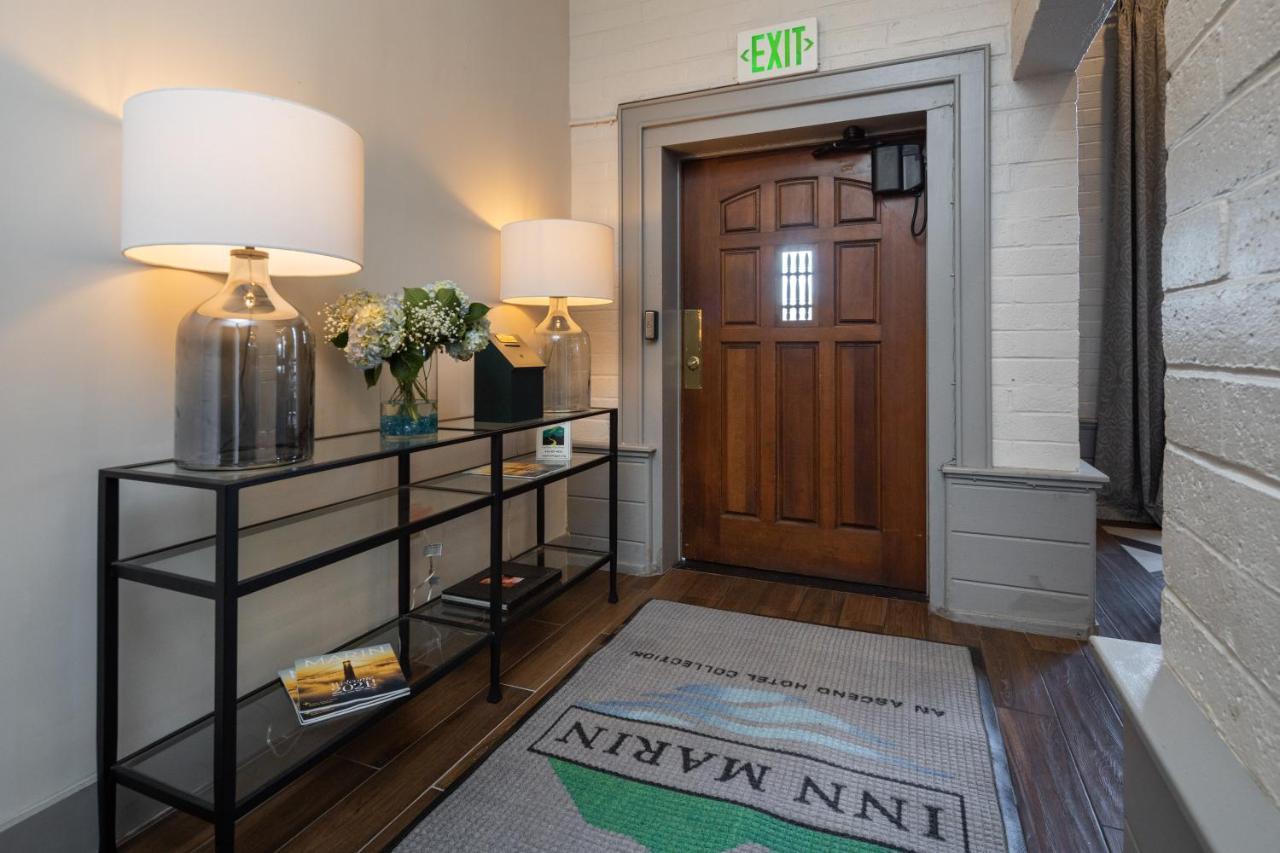 Inn Marin And Suites, Ascend Hotel Collection ナヴァト エクステリア 写真