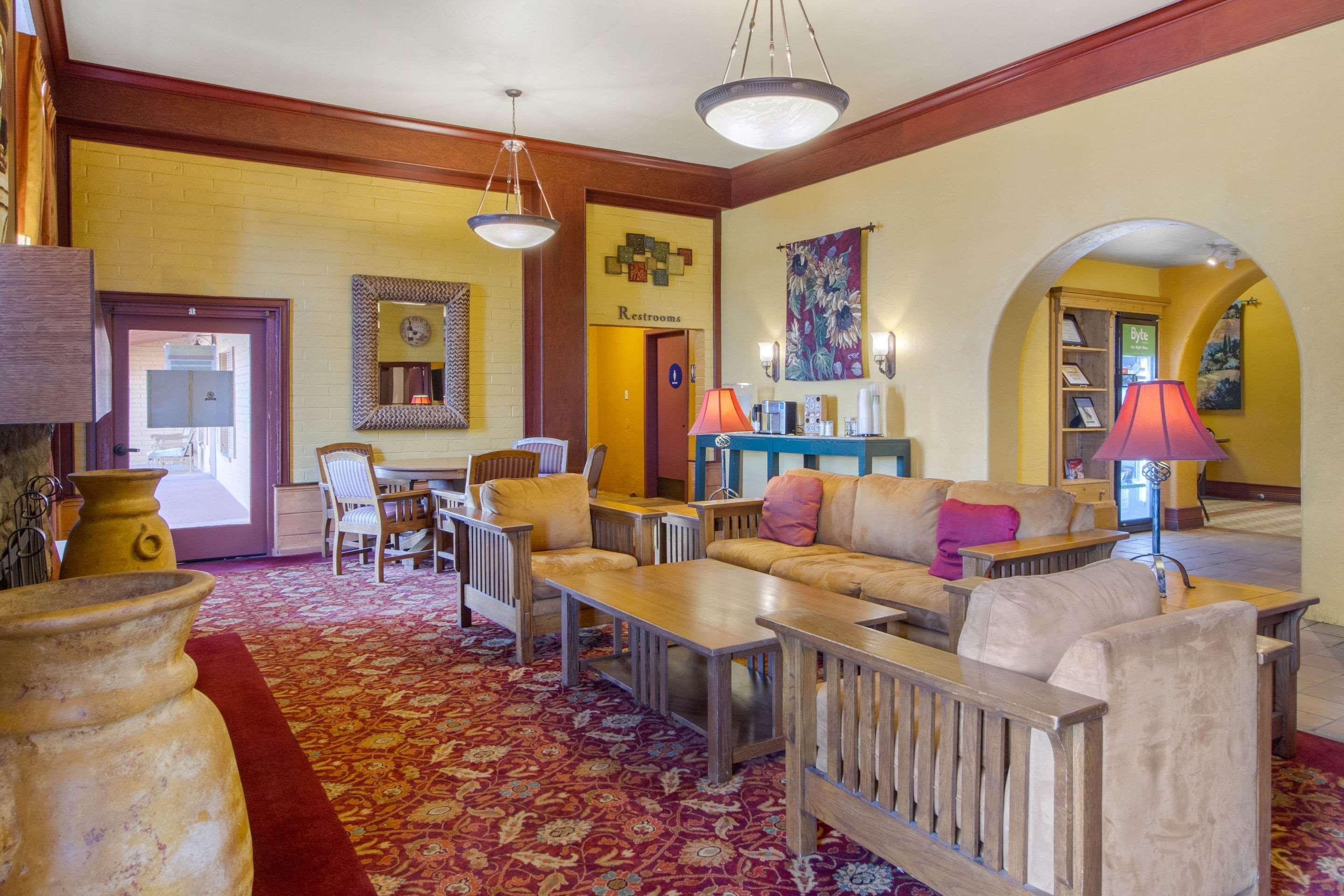Inn Marin And Suites, Ascend Hotel Collection ナヴァト エクステリア 写真