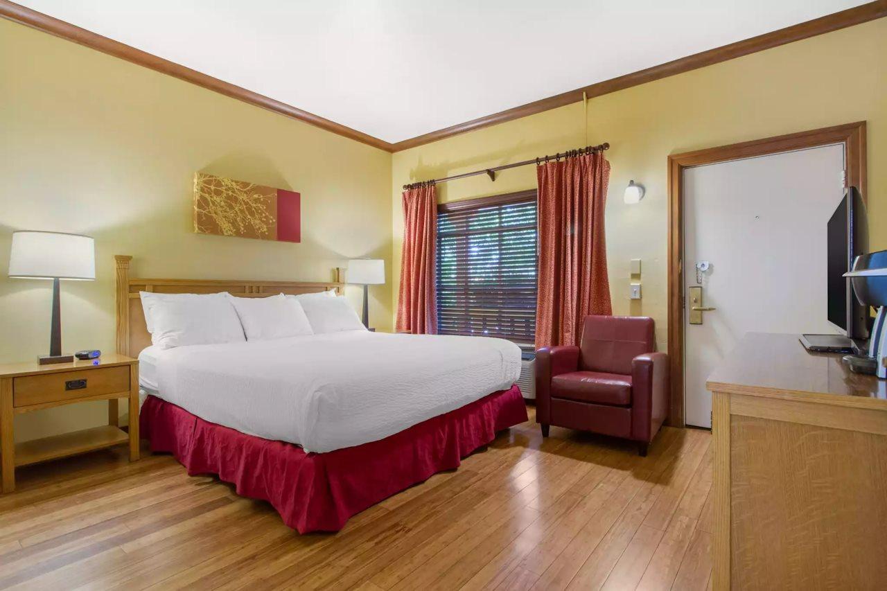Inn Marin And Suites, Ascend Hotel Collection ナヴァト エクステリア 写真