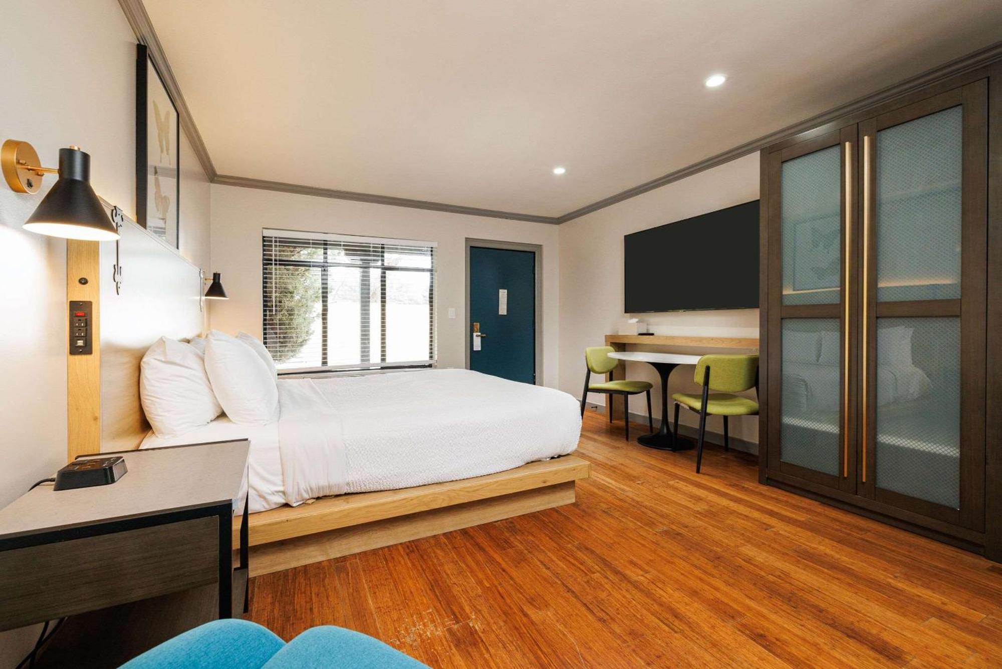 Inn Marin And Suites, Ascend Hotel Collection ナヴァト エクステリア 写真