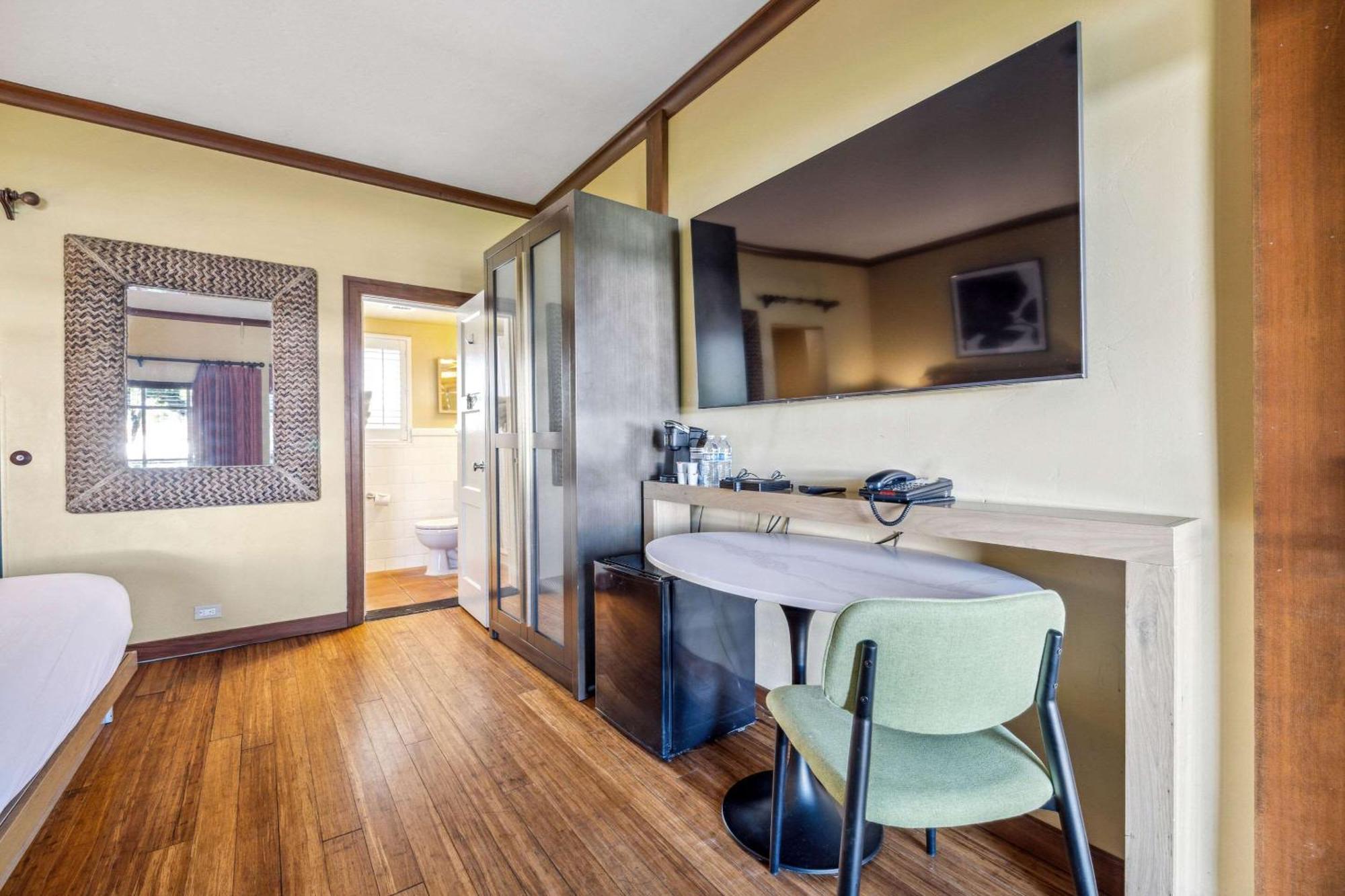 Inn Marin And Suites, Ascend Hotel Collection ナヴァト エクステリア 写真