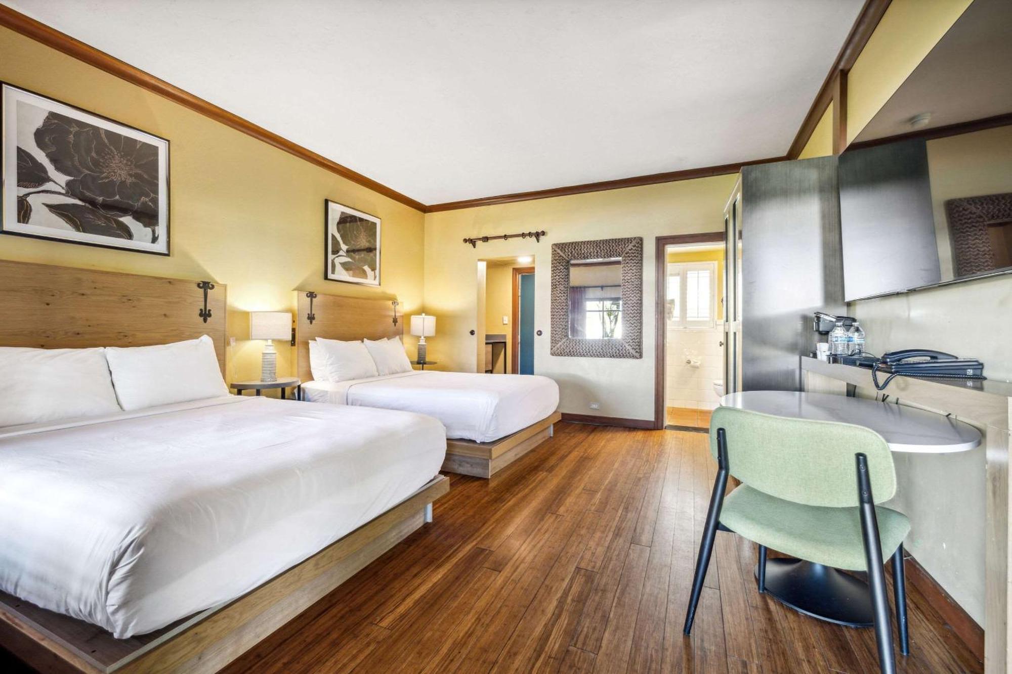 Inn Marin And Suites, Ascend Hotel Collection ナヴァト エクステリア 写真
