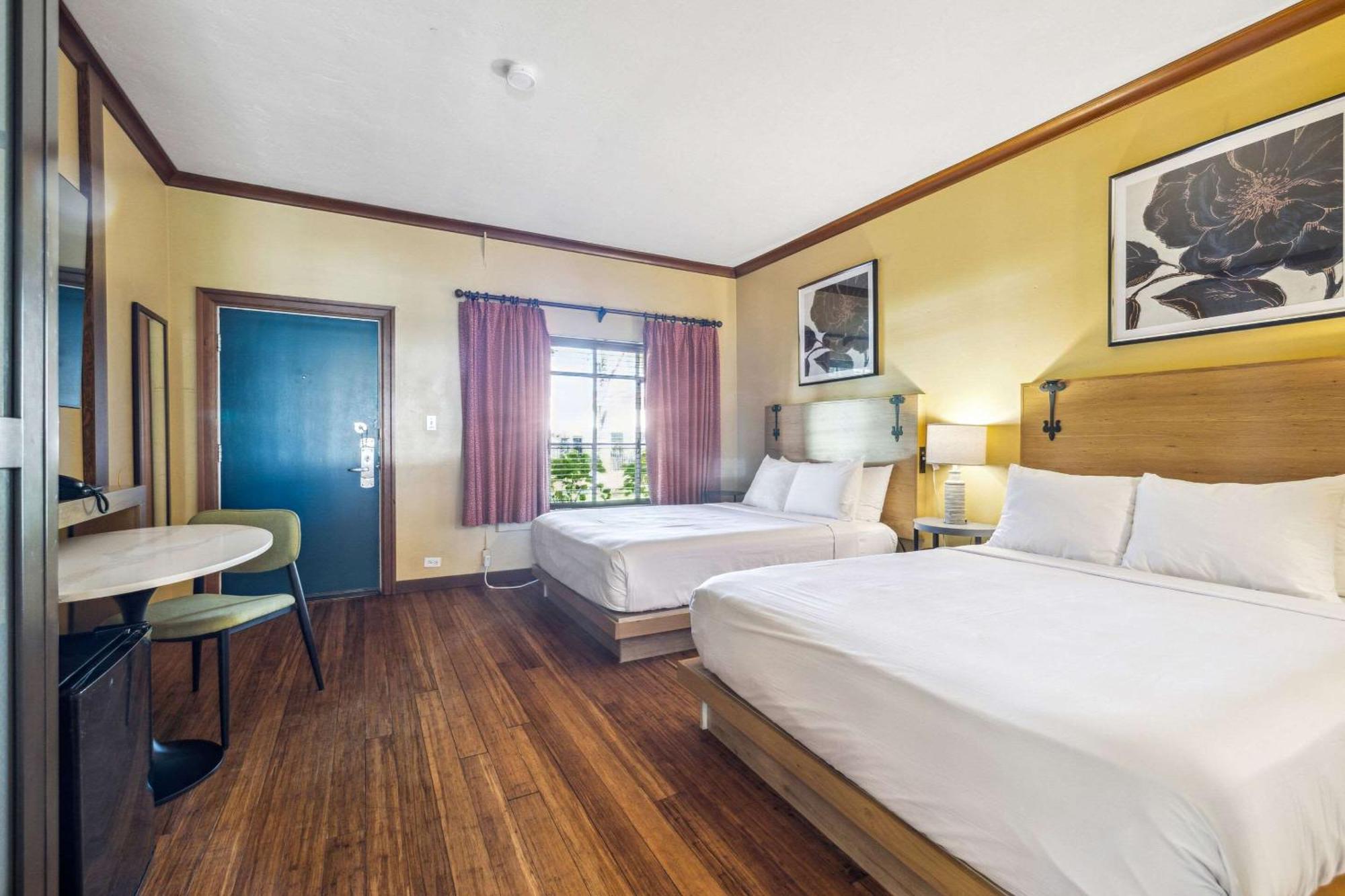 Inn Marin And Suites, Ascend Hotel Collection ナヴァト エクステリア 写真