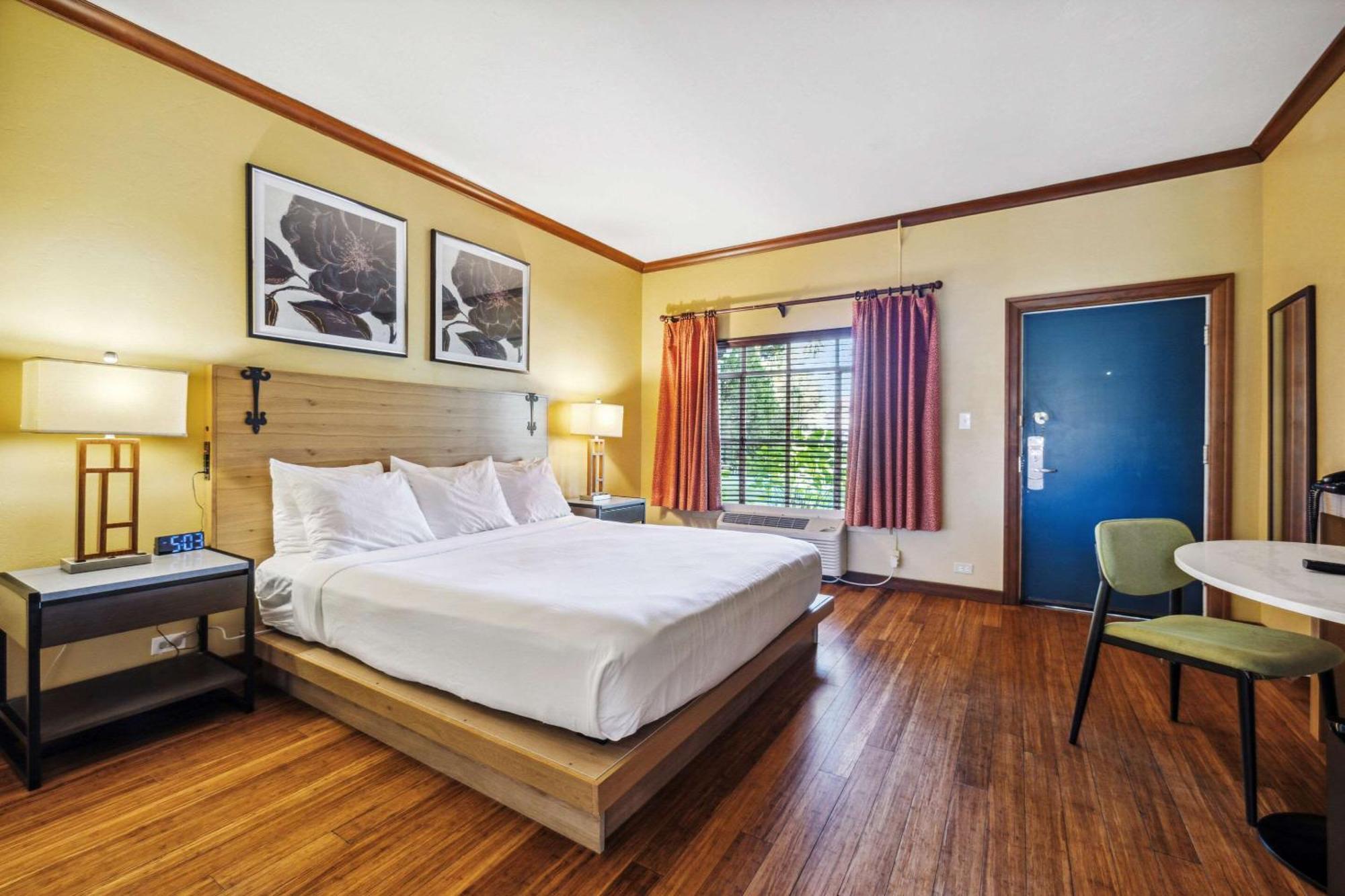 Inn Marin And Suites, Ascend Hotel Collection ナヴァト エクステリア 写真