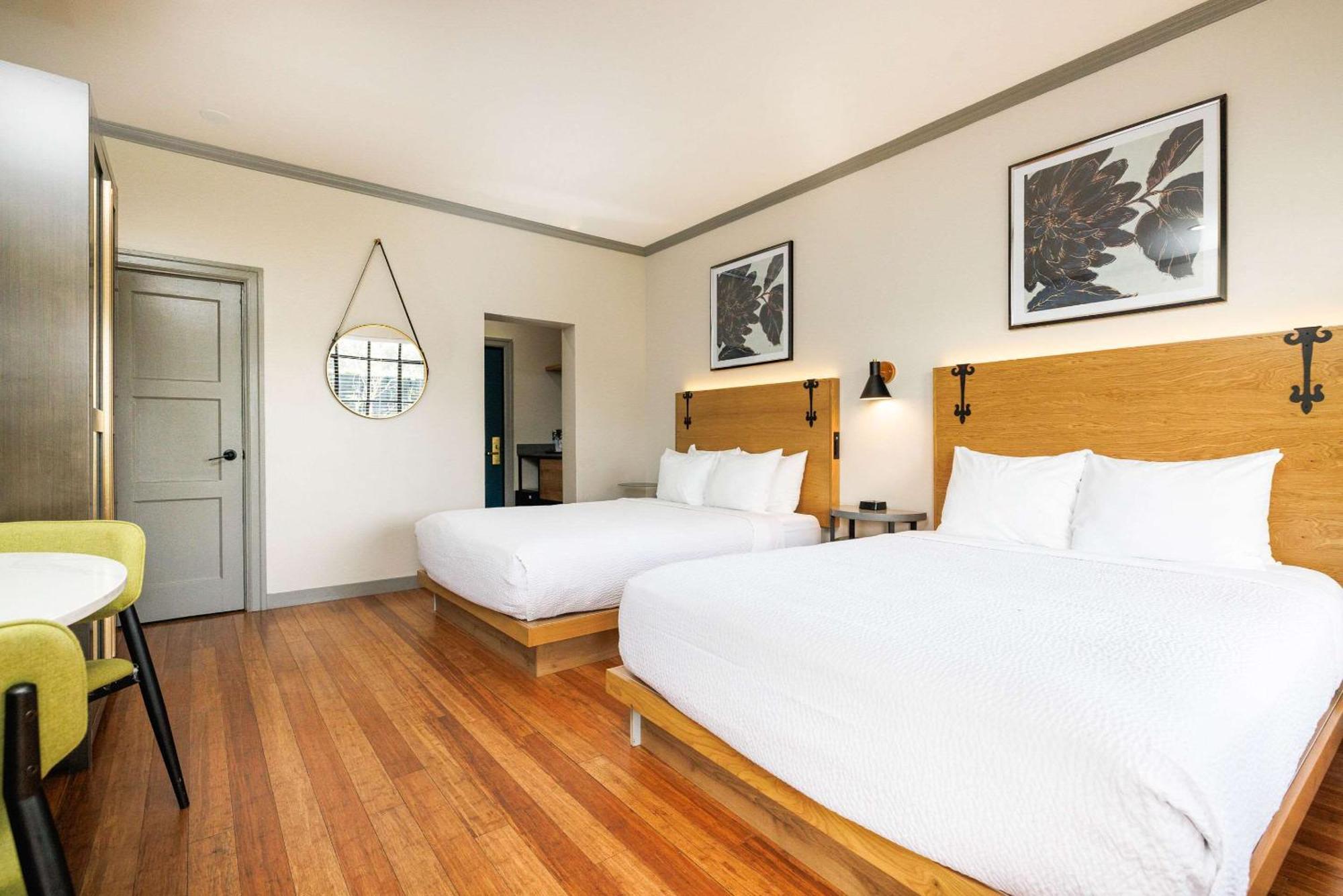 Inn Marin And Suites, Ascend Hotel Collection ナヴァト エクステリア 写真