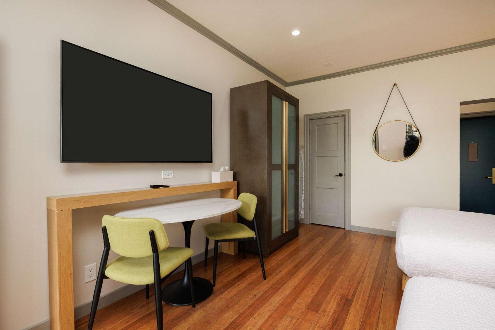 Inn Marin And Suites, Ascend Hotel Collection ナヴァト エクステリア 写真